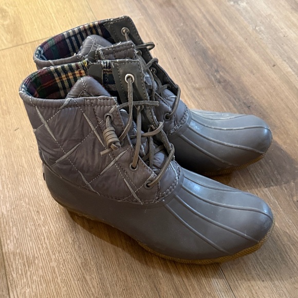 Sperry Shoes - Sperry Gray Quilted Lace-Up Duck Boots with Plaid Lining